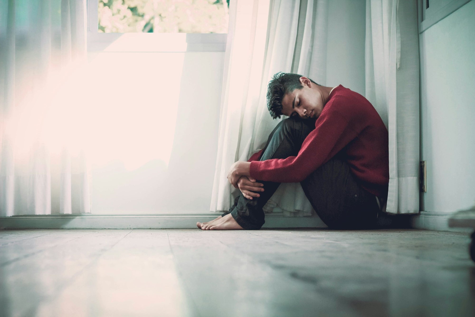 Low Serotonin Symptoms: The Causes & Natural Solutions
